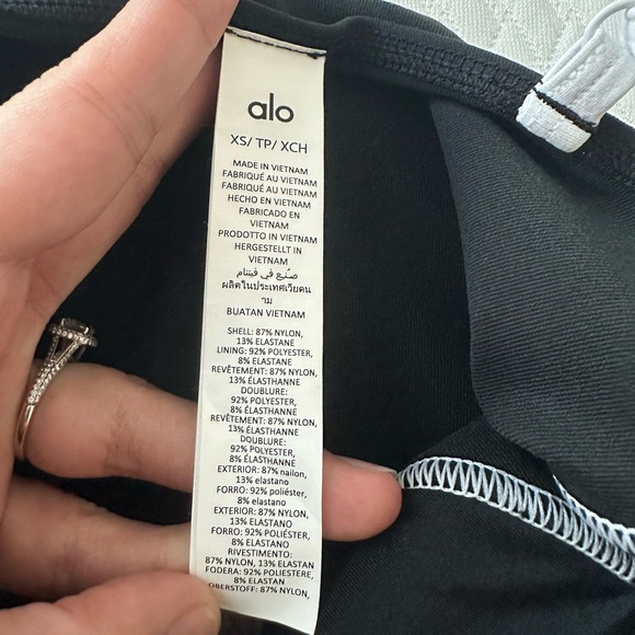 Alo Airbrush Streamline Bra Tank - Picture 3 of 5